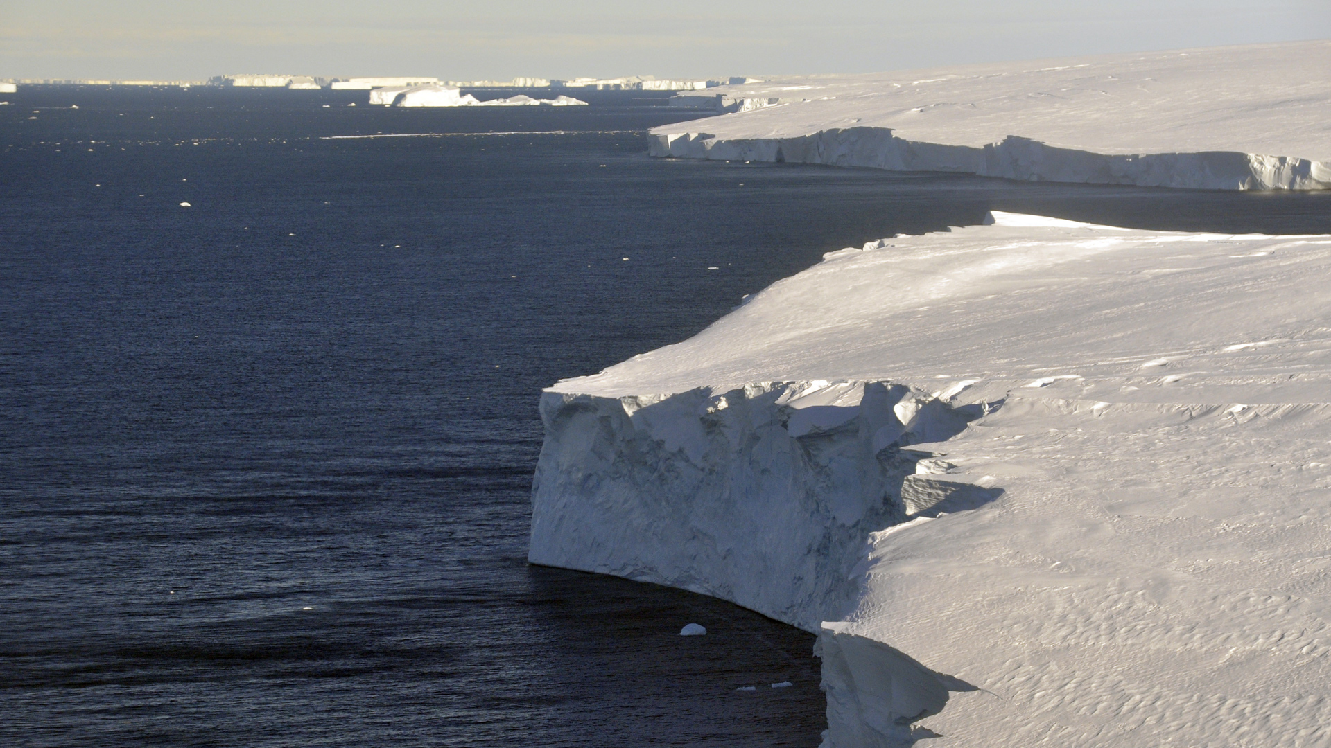 Antarktika’daki ‘Kıyamet Günü’ buzulu neden hızla eriyor?