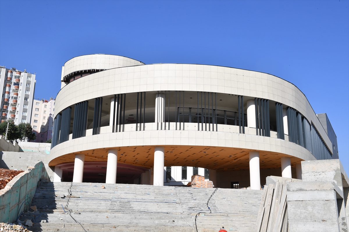 Adalet Bakanı Gül, Gaziantep’te cemevi inşaatında incelemede bulundu