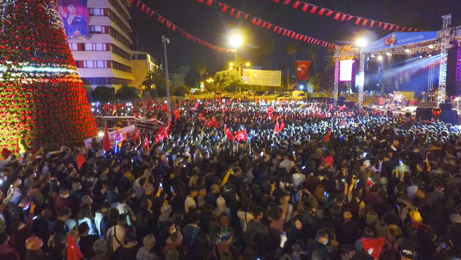 Adana’da coşkulu kutlama