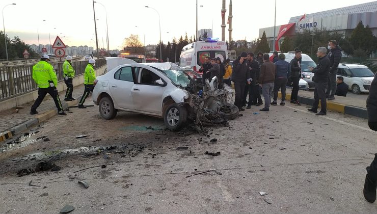 Gaziantep,Direğe çarptı yaşamını kaybetti