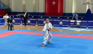 Karatenin şampiyonları Şahinbey’de belirlendi