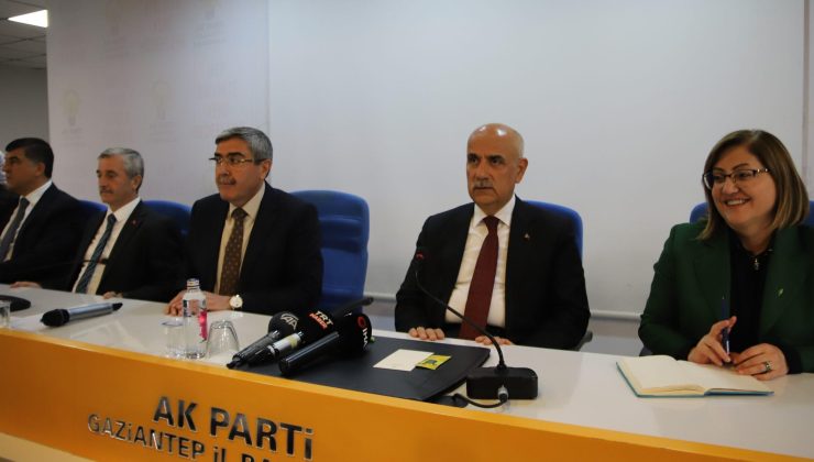 Bakan Kirişci AK Parti Gaziantep İl Başkanlığını ziyaret etti