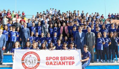 ‘Spor Şehri’nin okullarına malzeme desteği