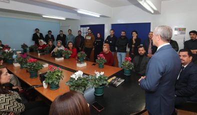 Başkan Tahmazoğlu öğretmenleri ziyaret etti