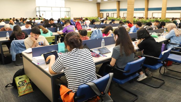 Kütüphanelerden binlerce öğrenci yararlanıyor
