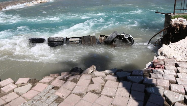 Çöken yol onarılırken tekrar çöktü