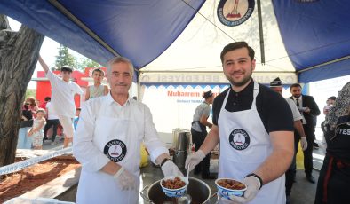 Aşure ikramında bulundular