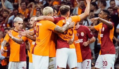 Galatasaray geriye düştüğü maçta üç puanı aldı