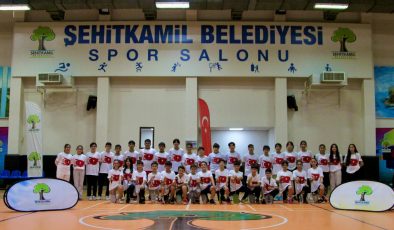 Badminton Kupası’nda usta raketler yarıştı