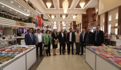 Gazeteciler, Şahinbey Belediyesi’nin kitap fuarını ziyaret etti