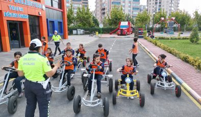 Şahinbey Belediyesi öğrencilere trafik bilinci aşılıyor