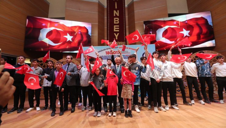 Şahinbey Belediyesi, 180.017 öğrenciyi ecdatla buluşturmaya devam ediyor