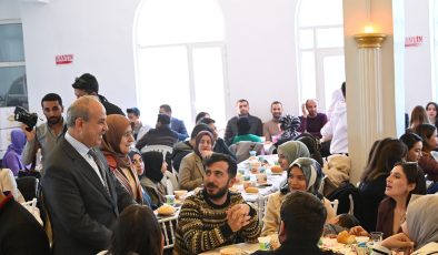 Oğuzeli’nde öğretmenler yemek programında bir araya geldi