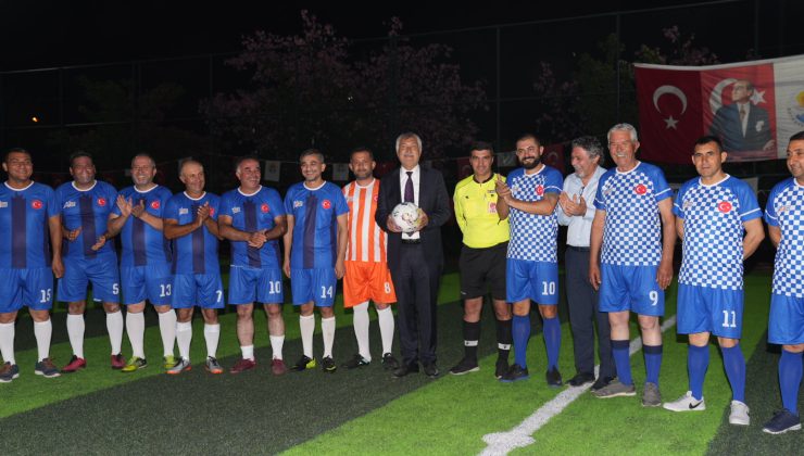 Adana’da düzenlenen 2. Muhtarlar Futbol Turnuvası başladı