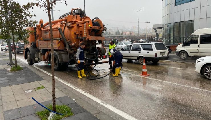 Büyükşehir yağıştan kaynaklı sorunları çözüme kavuşturdu