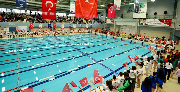 723 sporcu Şehitkamil’de kulaç attı