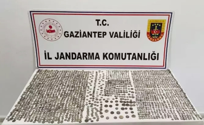 Gaziantep’te 2 bin 51 gümüş sikke ele geçirildi, 2 gözaltı