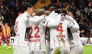 Gaziantep FK dayanamadı! Galatasaray 3 puanı 2 golle aldı