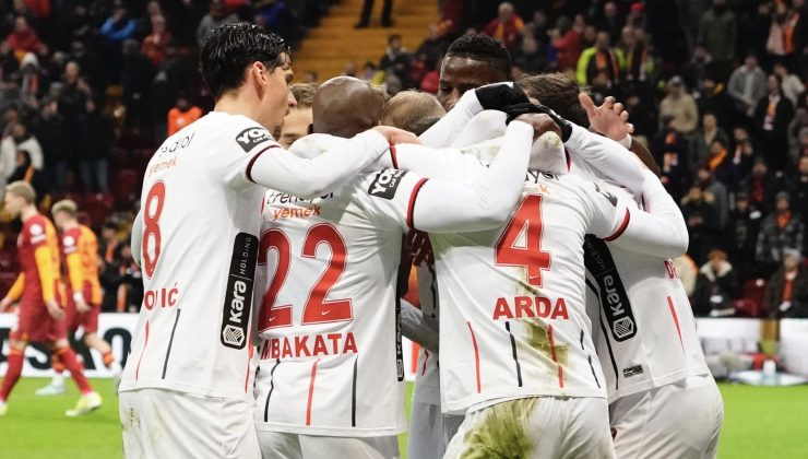 Gaziantep FK dayanamadı! Galatasaray 3 puanı 2 golle aldı