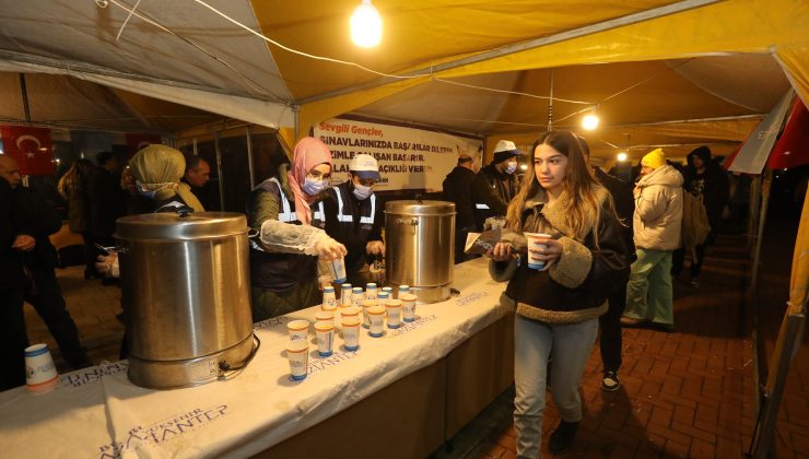 Büyükşehir’den sınava giren öğrencilere yemek ikramı