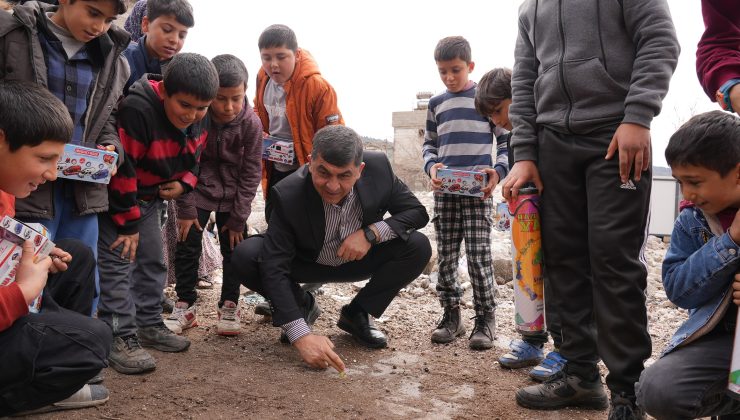 Başkan Fadıloğlu, çocuklarla cıncıklı gülle oynadı