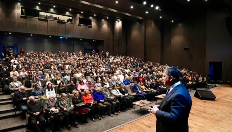 Fadıloğlu, Türk Musiki koroları üyeleriyle bir araya geldi