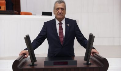 Öztürkmen, Antalya’da kontrol edilmeyen bavul skandalını meclise taşıdı