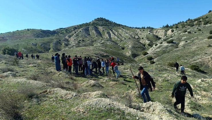 Minik eller GAÜN’de fidan dikti