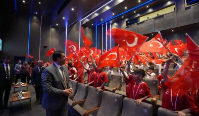 Başkan Yılmaz, başarılı öğrencileri ödüllendirdi