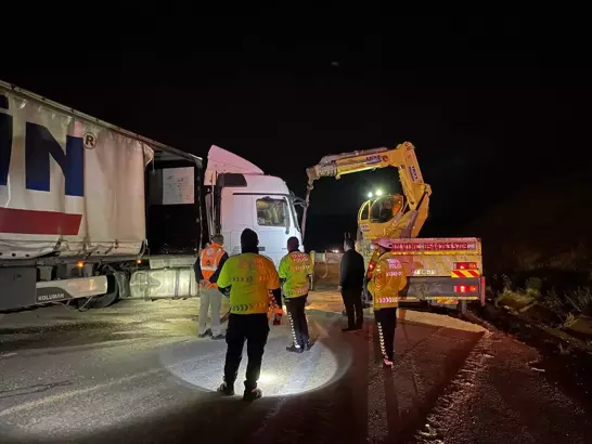 Gaziantep’te peş peşe 2 kaza: 3’ü polis 4 yaralı