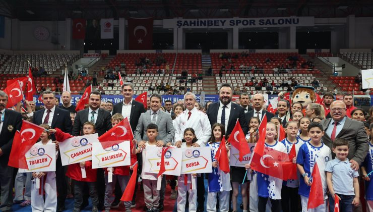 Minik karateciler Şahinbey’de buluştu