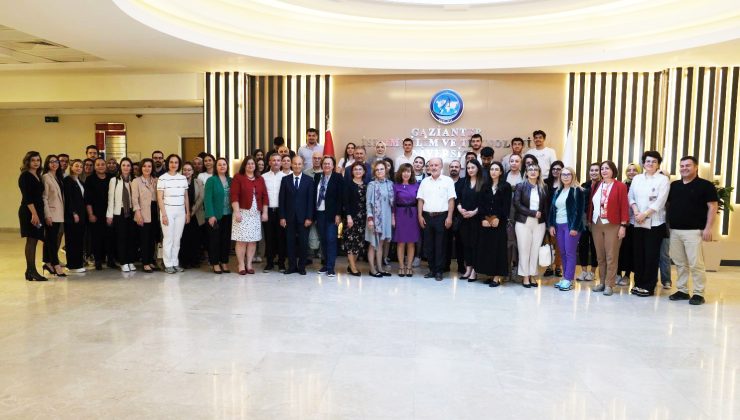 Gaziantep’te ‘Depremlerin ardından halk sağlığı’ konuşuldu