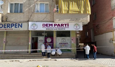 DEM Parti Birecik örgüt binası kurşunlandı…