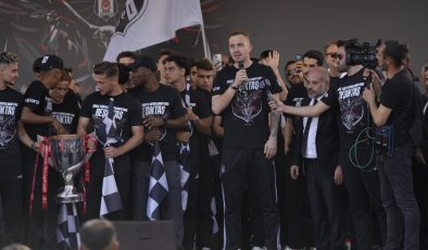 Beşiktaş, Türkiye Kupası şampiyonluğunu Beşiktaş İskele Meydanı’nda kutladı