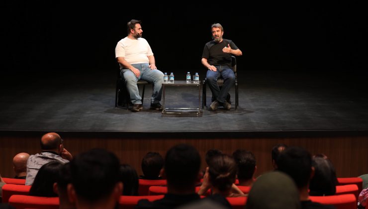 Zeki Demirkubuz, GAÜN öğrencileriyle bir araya geldi