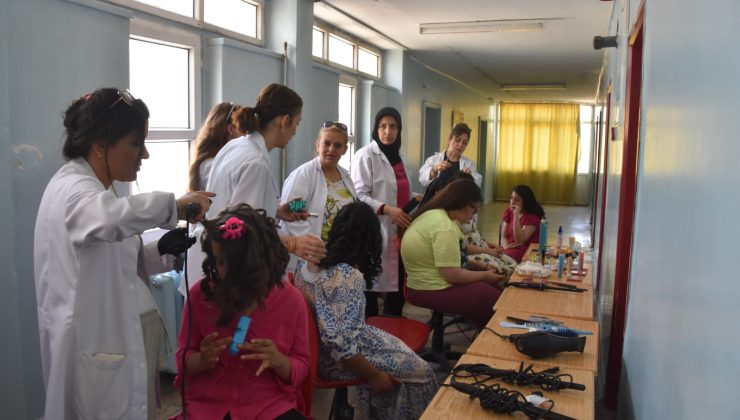 Şahinbey Belediyesi kursiyerleri görme engelli öğrencilerin mutluluğuna ortak oldu