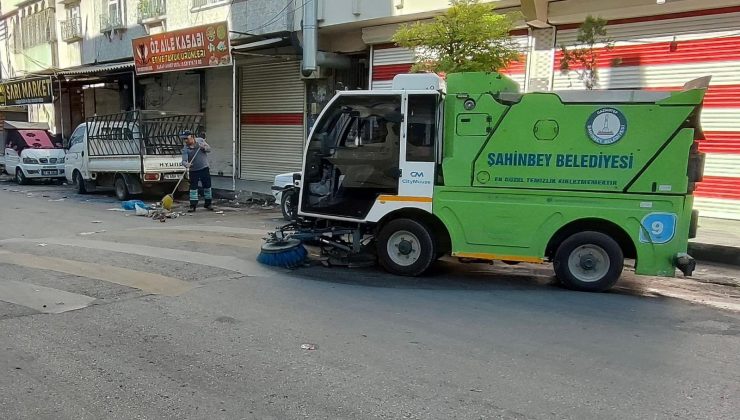 Şahinbey Belediyesi temizlik ekiplerinden bayram mesaisi