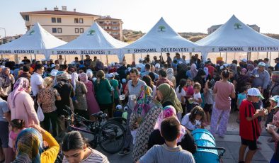 BAŞKAN UMUT YILMAZ’DAN AŞURE VE DONDURMA İKRAMI