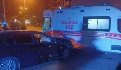 Gaziantep’te ambulans ile otomobil çarpıştı! 2 yaralı…