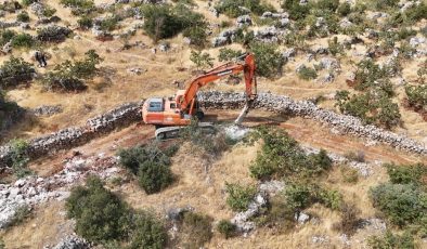 Şehitkamil’in arazi yolları açıldı, köylü mutlu