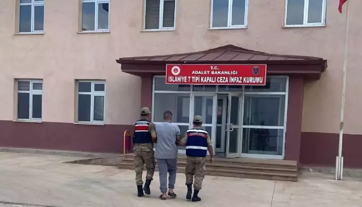 Gaziantep’te göçmen kaçakçısı tutuklandı