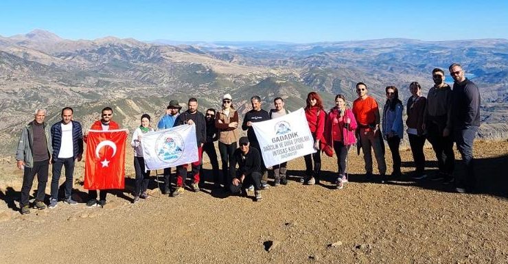 GADADİK üyeleri 29 Ekim’i Tunceli’de kutladı