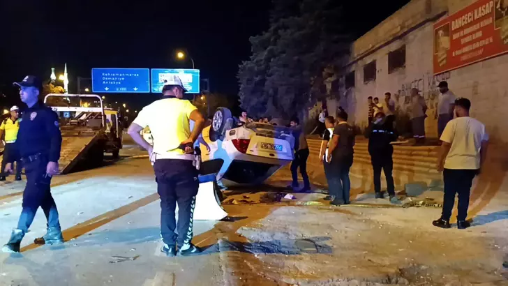 Takla atan otomobilde hayatını kaybetti