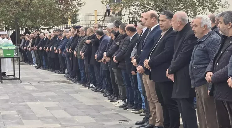 Gaziantep’te aracında ölü bulunmuştu! Milletvekilinin kardeşi toprağa verildi…